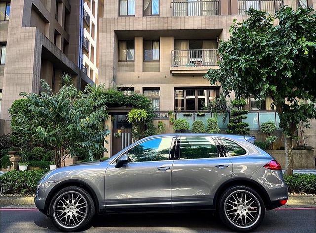 PORSCHE保時捷 CAYENNE  第3張相片