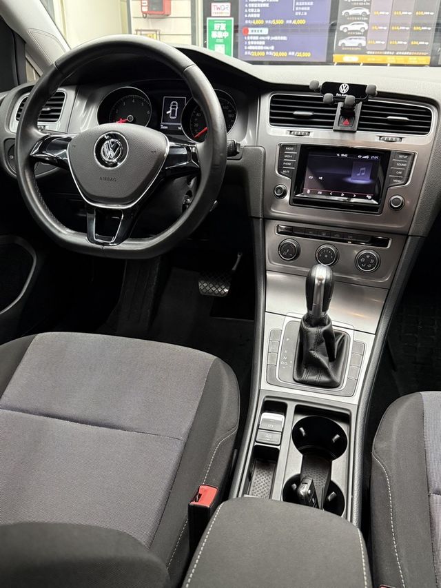 VOLKSWAGEN福斯 GOLF  第4張相片