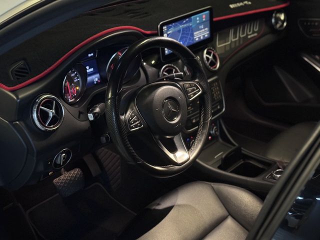 M-BENZ賓士 CLA250  第4張相片