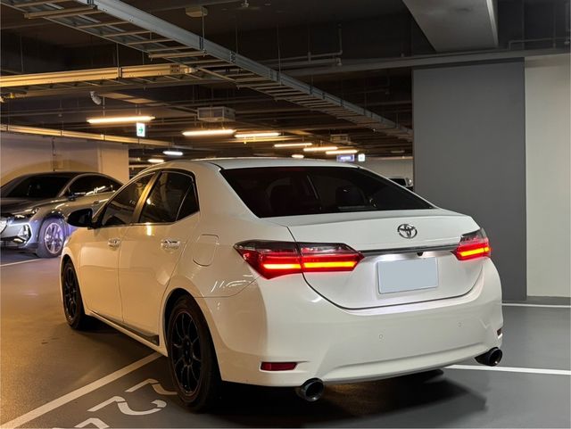 TOYOTA豐田 ALTIS  第2張相片
