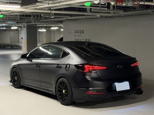 HYUNDAI現代 ELANTRA  第2張相片