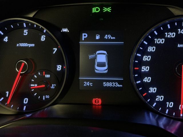 HYUNDAI現代 ELANTRA  第7張相片