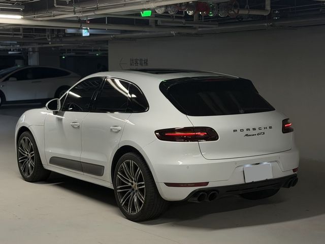 PORSCHE保時捷 MACAN GTS  第2張相片