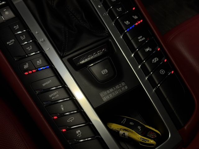 PORSCHE保時捷 MACAN GTS  第5張相片