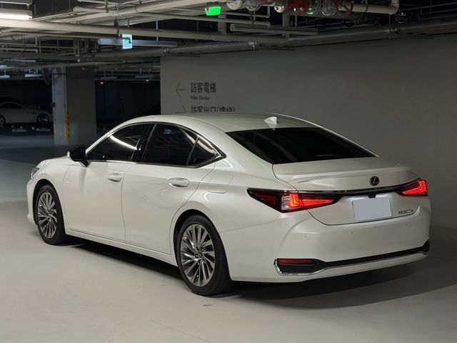 LEXUS凌志 ES300H  第2張相片