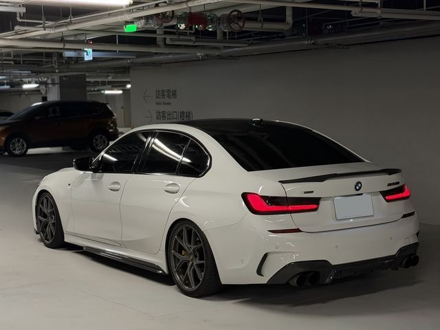 BMW寶馬 330I M SPORT  第2張相片