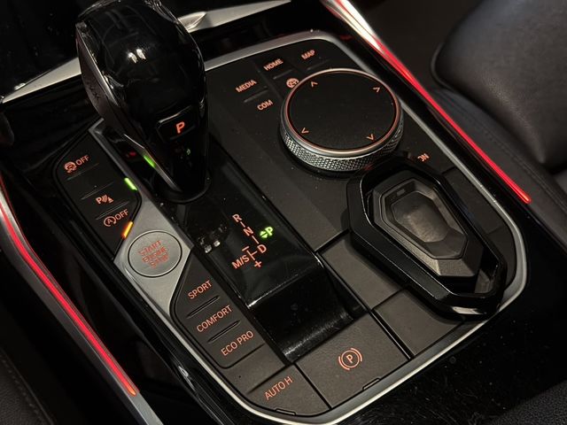 BMW寶馬 330I M SPORT  第10張相片