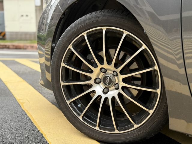 TOYOTA豐田 ALTIS  第3張相片