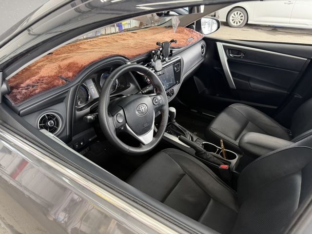 TOYOTA豐田 ALTIS  第3張相片