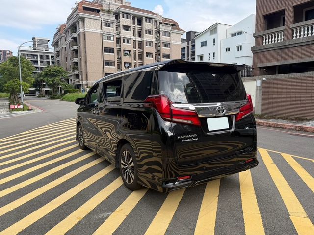 TOYOTA豐田 ALPHARD  第2張相片