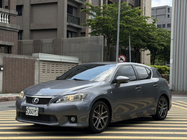 LEXUS凌志 CT200H  第2張相片