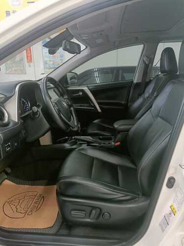 TOYOTA豐田 RAV4  第9張相片