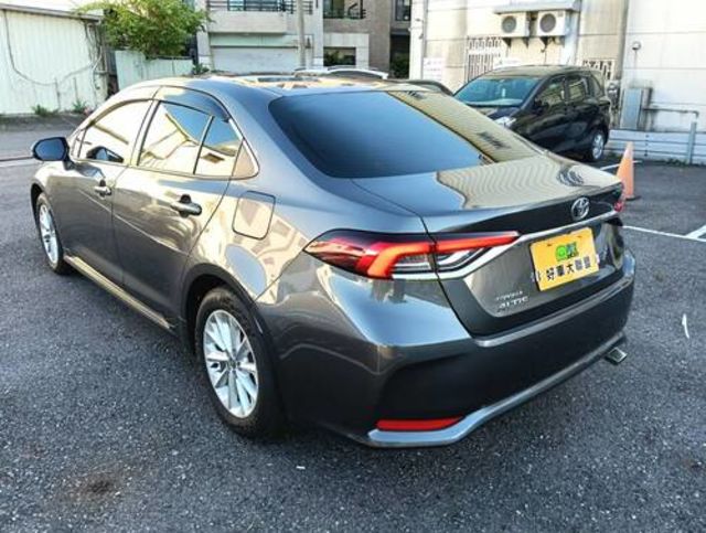 TOYOTA豐田 ALTIS  第3張相片
