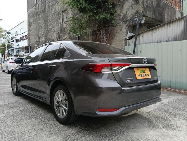 TOYOTA豐田 COROLLA ALTIS HYBRID  第4張相片