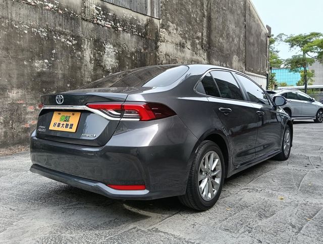 TOYOTA豐田 COROLLA ALTIS HYBRID  第7張相片
