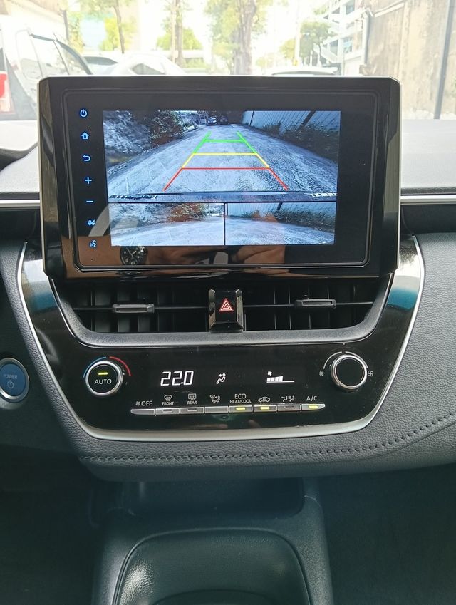 TOYOTA豐田 COROLLA ALTIS HYBRID  第10張相片