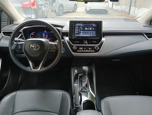 TOYOTA豐田 COROLLA ALTIS HYBRID  第13張相片