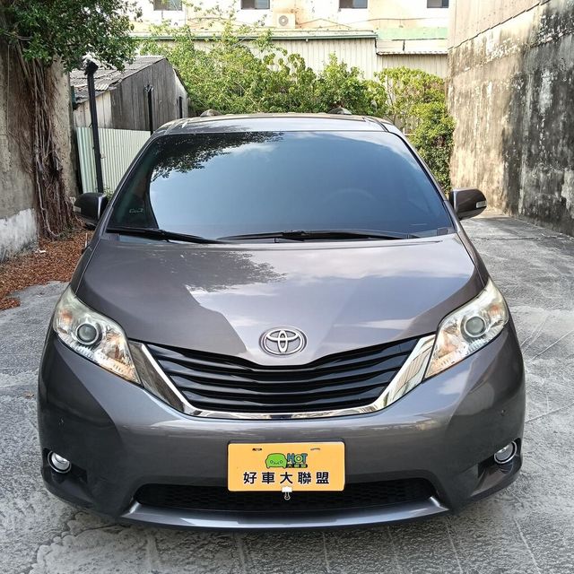 TOYOTA豐田 SIENNA  第2張相片