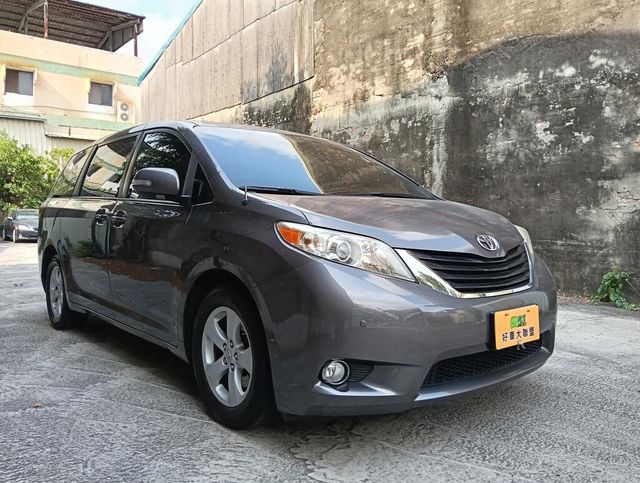 TOYOTA豐田 SIENNA  第6張相片