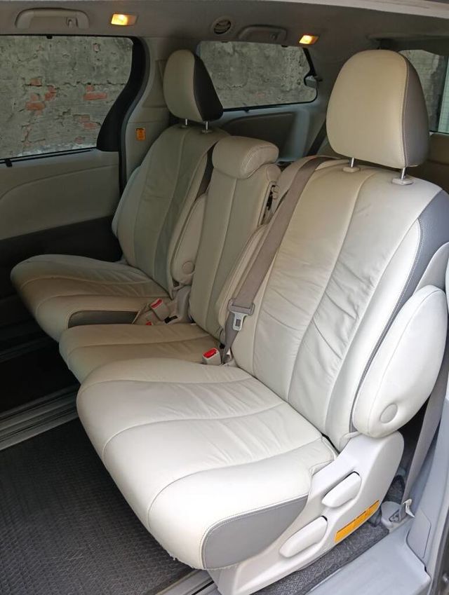 TOYOTA豐田 SIENNA  第12張相片