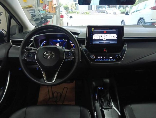 TOYOTA豐田 COROLLA ALTIS HYBRID  第7張相片