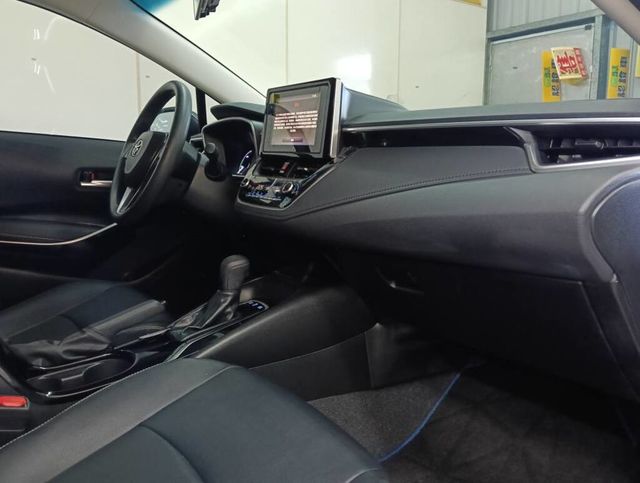 TOYOTA豐田 COROLLA ALTIS HYBRID  第8張相片