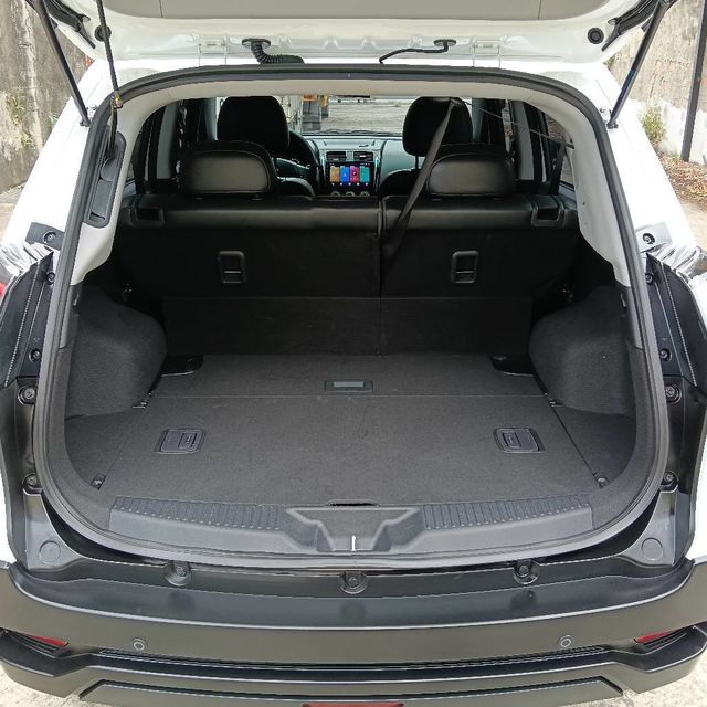 MITSUBISHI三菱 COLT PLUS  第16張相片