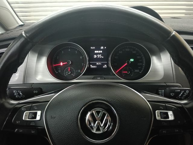 VOLKSWAGEN福斯 GOLF  第9張相片