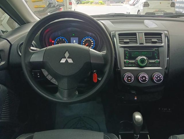 MITSUBISHI三菱 COLT PLUS  第9張相片