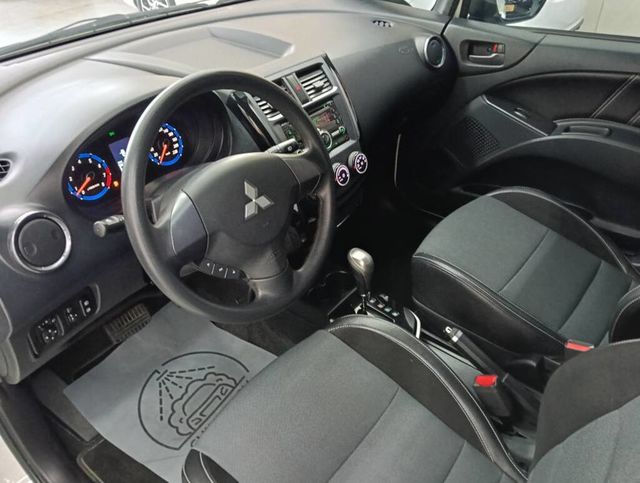 MITSUBISHI三菱 COLT PLUS  第11張相片