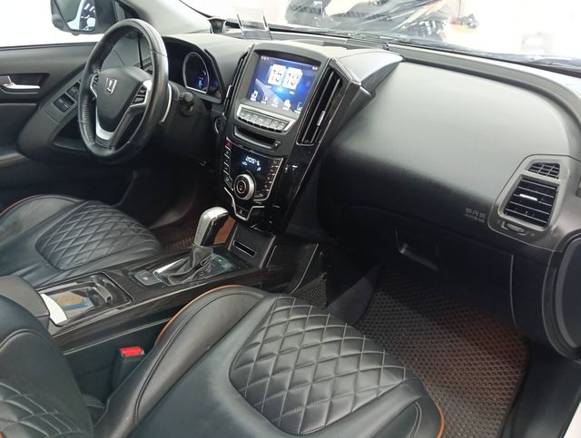 LUXGEN納智捷 U6 TURBO  第8張相片