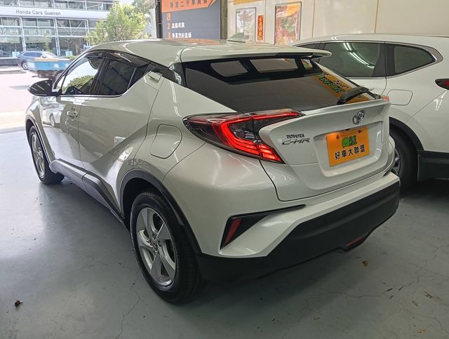 TOYOTA豐田 C-HR  第3張相片
