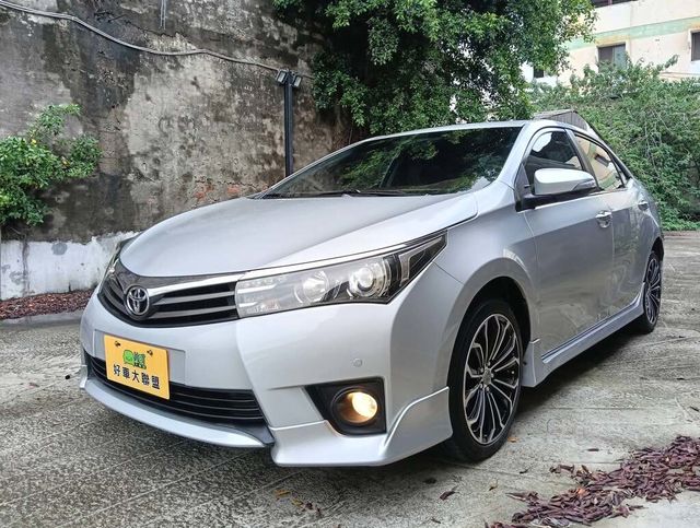 TOYOTA豐田 ALTIS  第1張相片