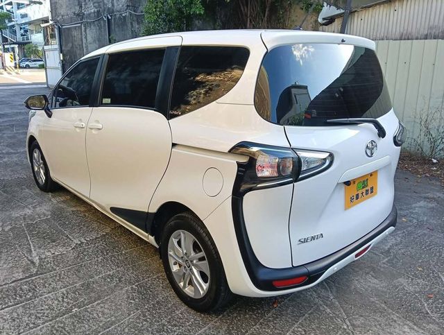 TOYOTA豐田 SIENTA  第3張相片