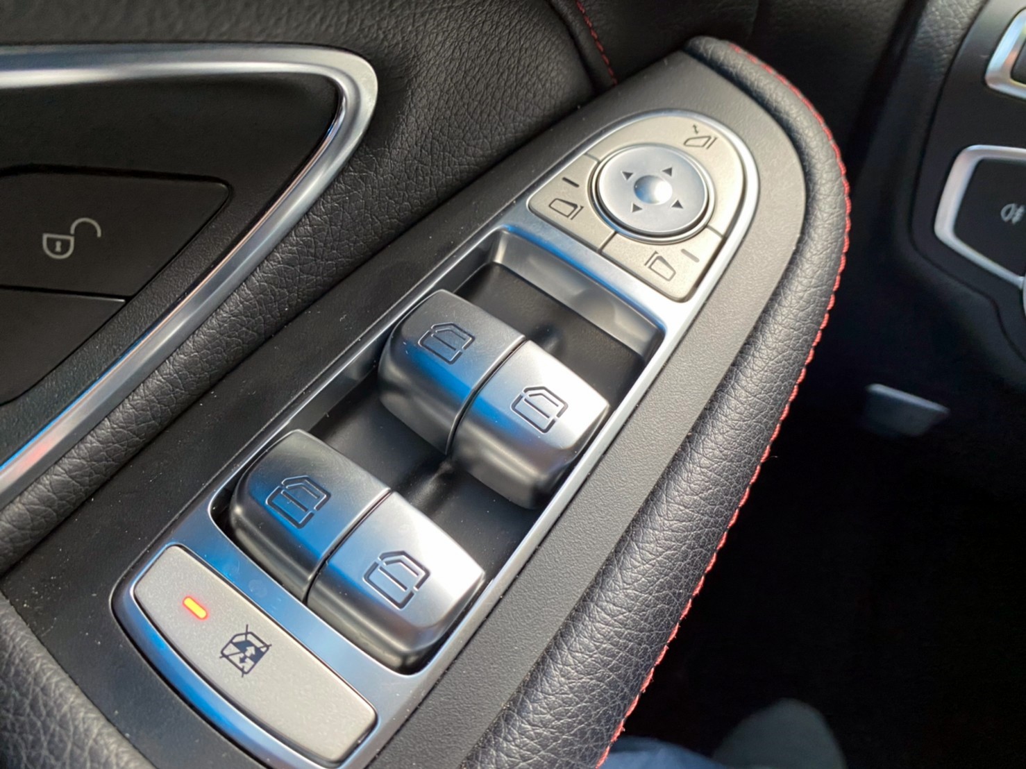 2018 BENZ C43 AMG ESTATE S205型 五鍵滿 歐規  第18張相片