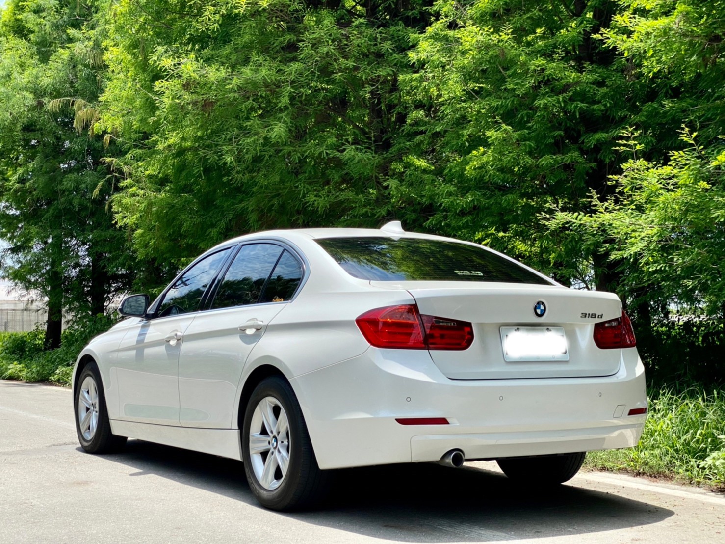 2014 BMW 318D F30型 總代理  第3張相片