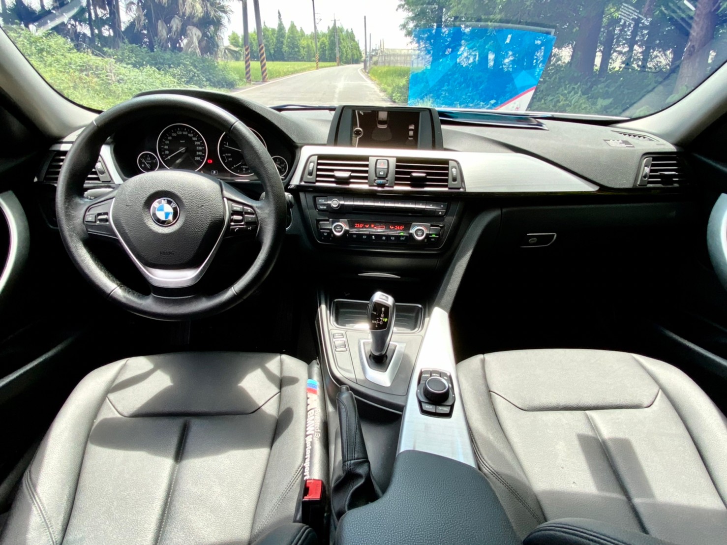 2014 BMW 318D F30型 總代理  第6張相片