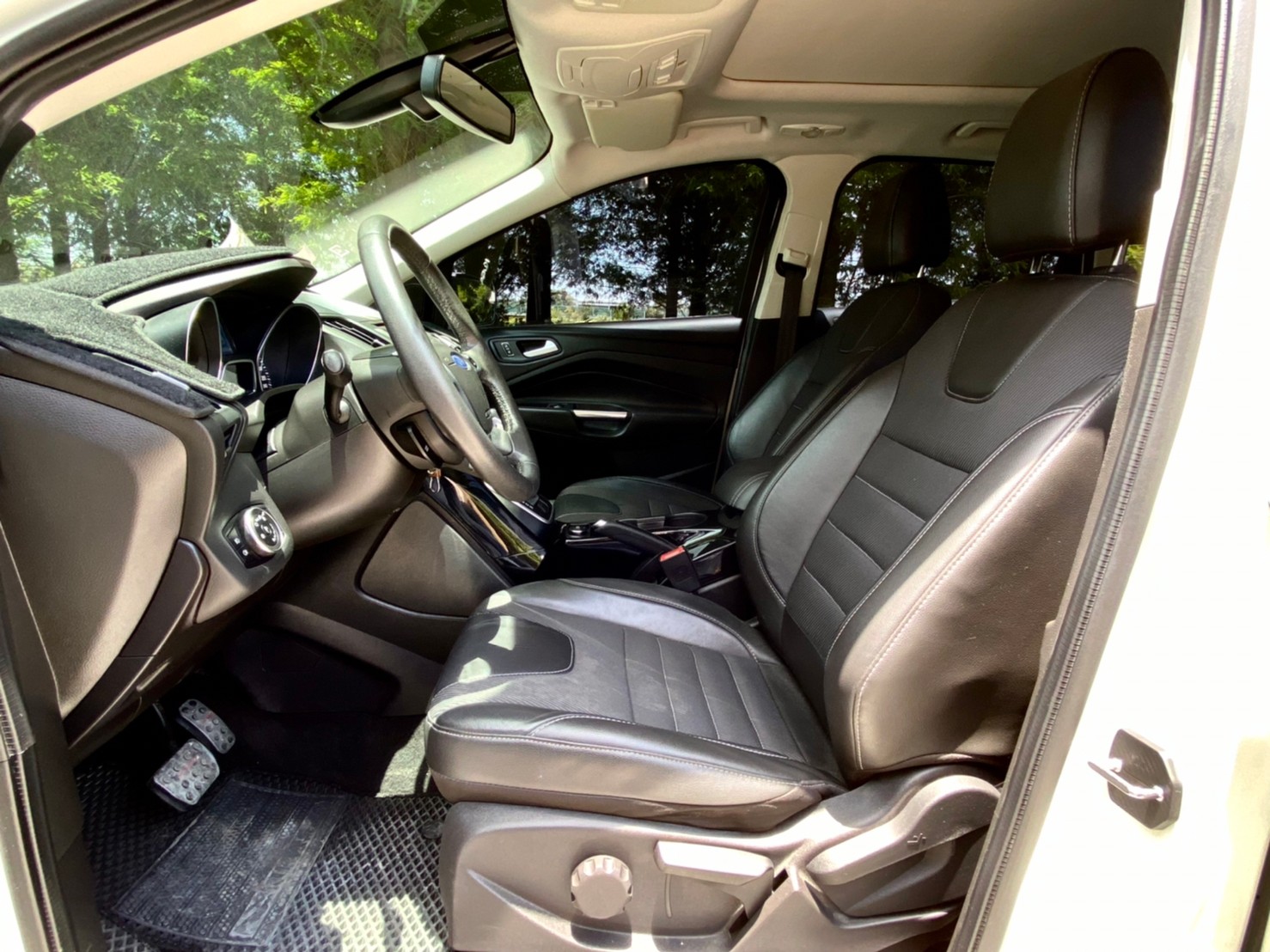 2015 FORD KUGA 1.6 時尚頂配  第7張相片