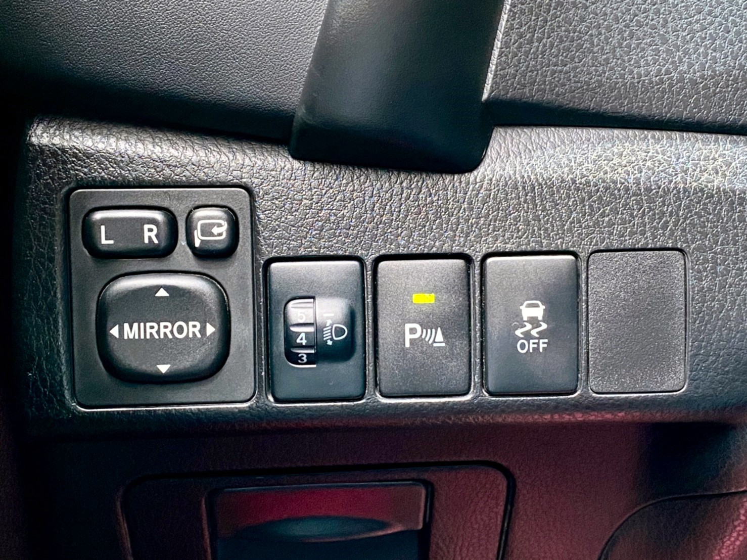2016 TOYOTA ALTIS 1.8 小改款  第6張相片