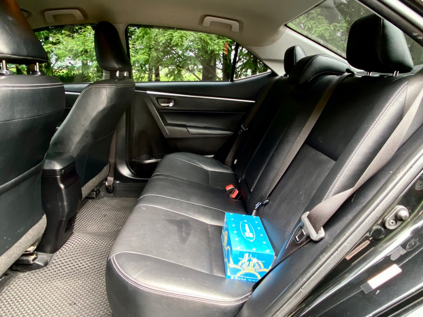 2016 TOYOTA ALTIS 1.8 小改款  第12張相片