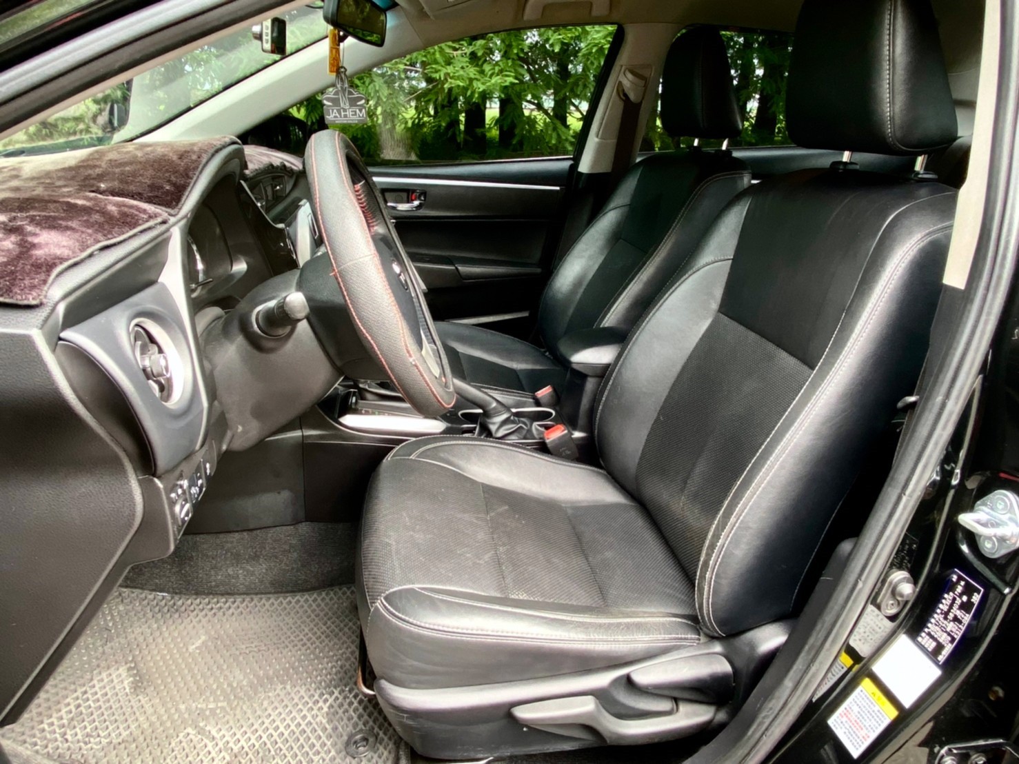 2016 TOYOTA ALTIS 1.8 小改款  第13張相片