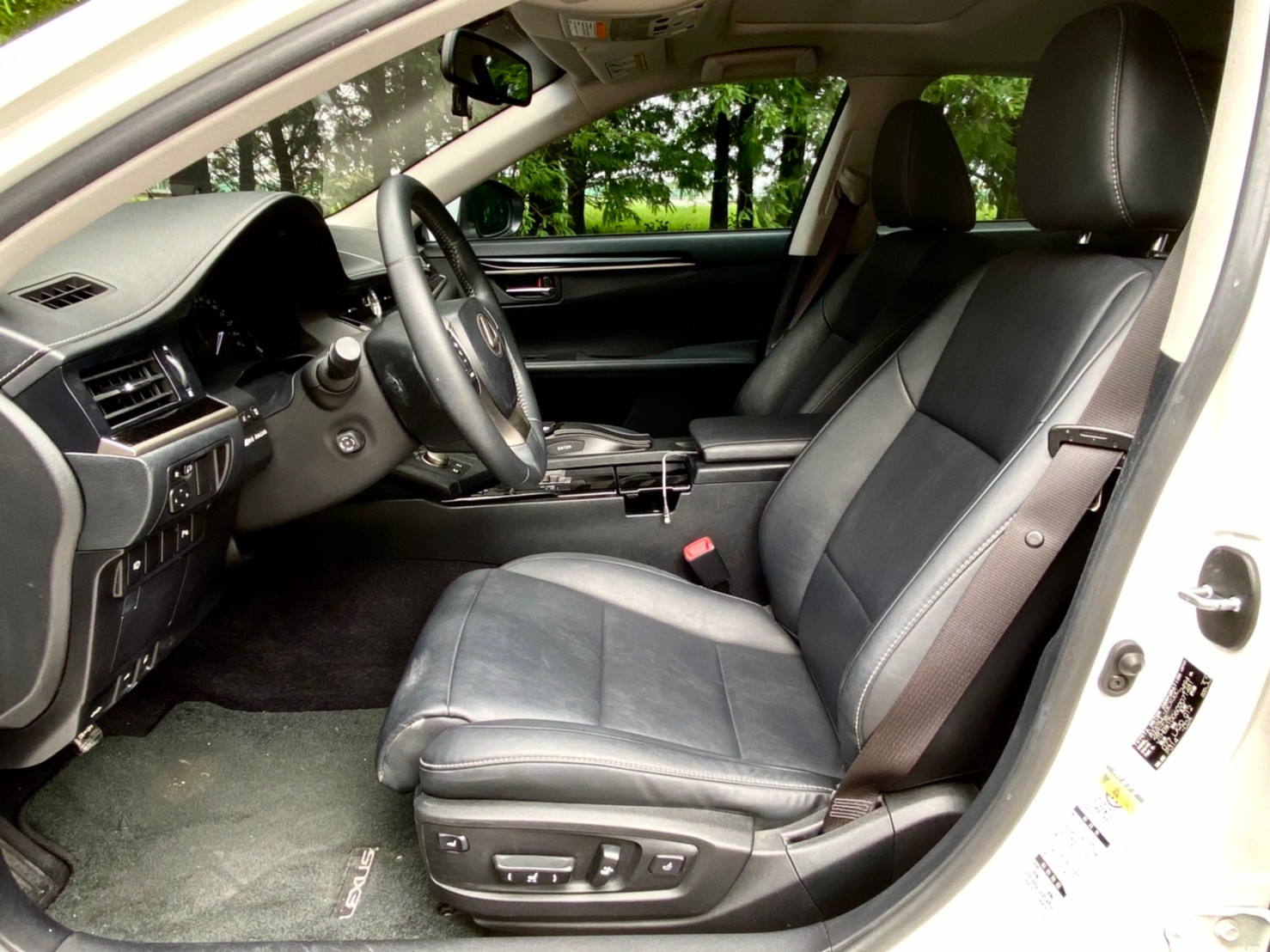 2014 LEXUS ES300h 一手車 實跑七萬公里 原廠保養  第7張相片
