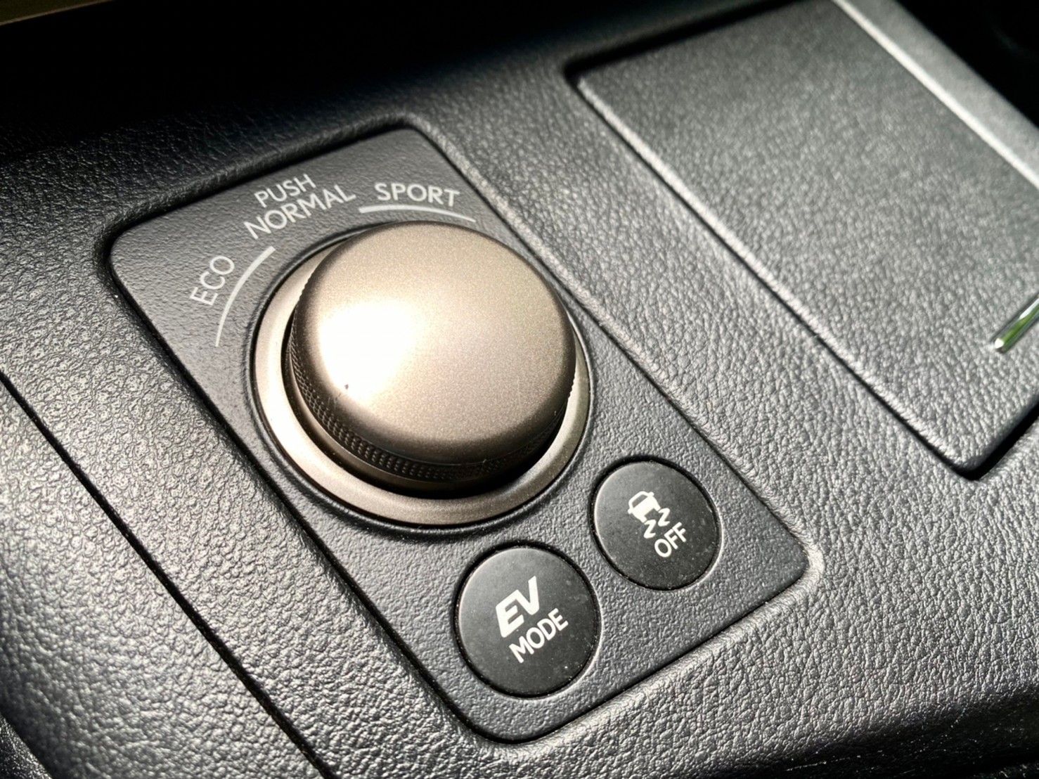 2014 LEXUS ES300h 一手車 實跑七萬公里 原廠保養  第12張相片
