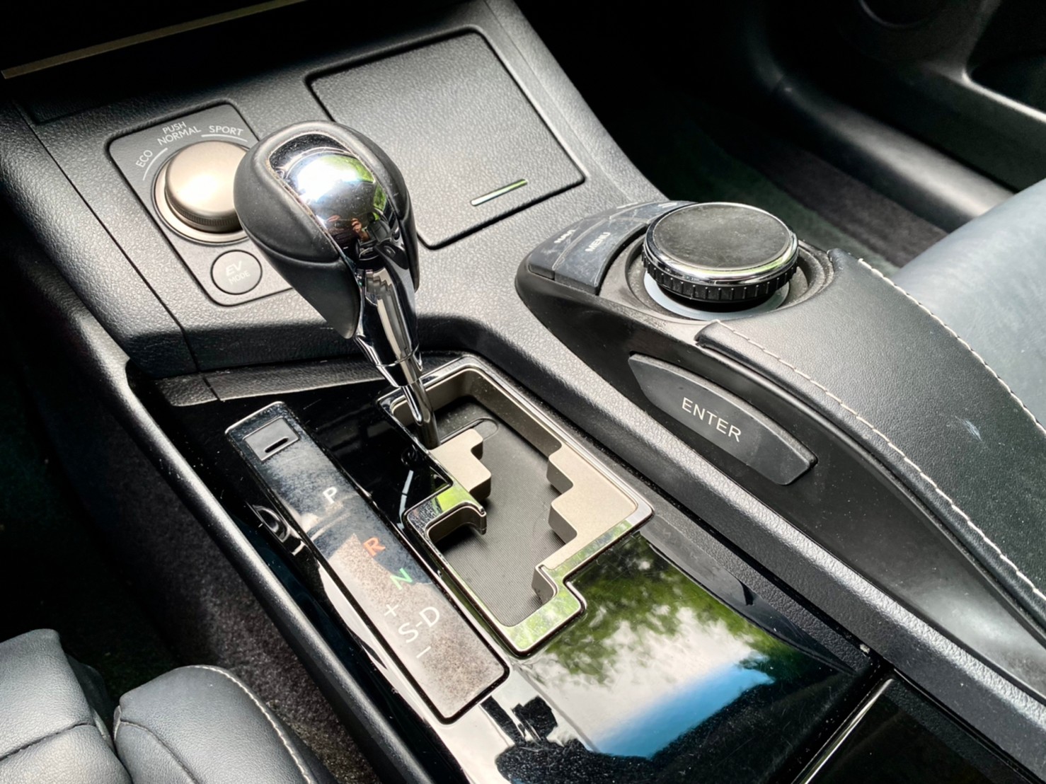 2014 LEXUS ES300h 一手車 實跑七萬公里 原廠保養  第13張相片