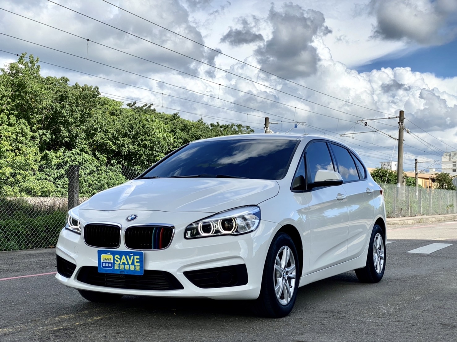 2015年 BMW 218i 總代理 女用車  第2張相片