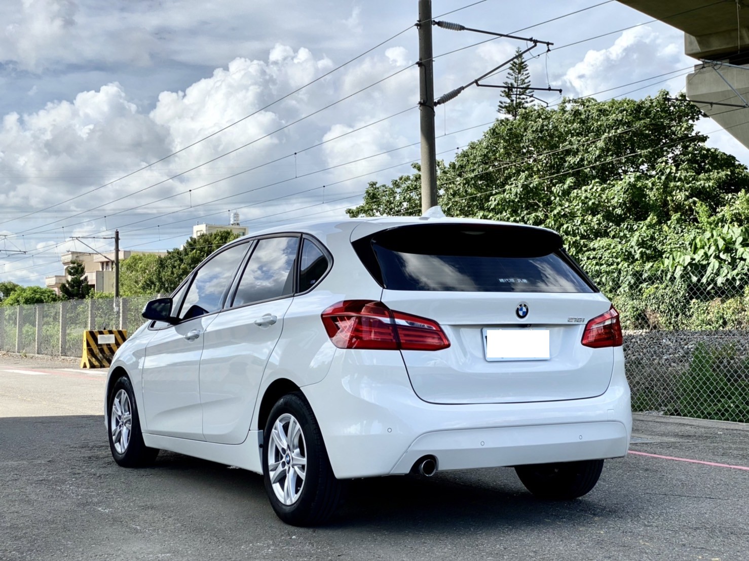 2015年 BMW 218i 總代理 女用車  第3張相片