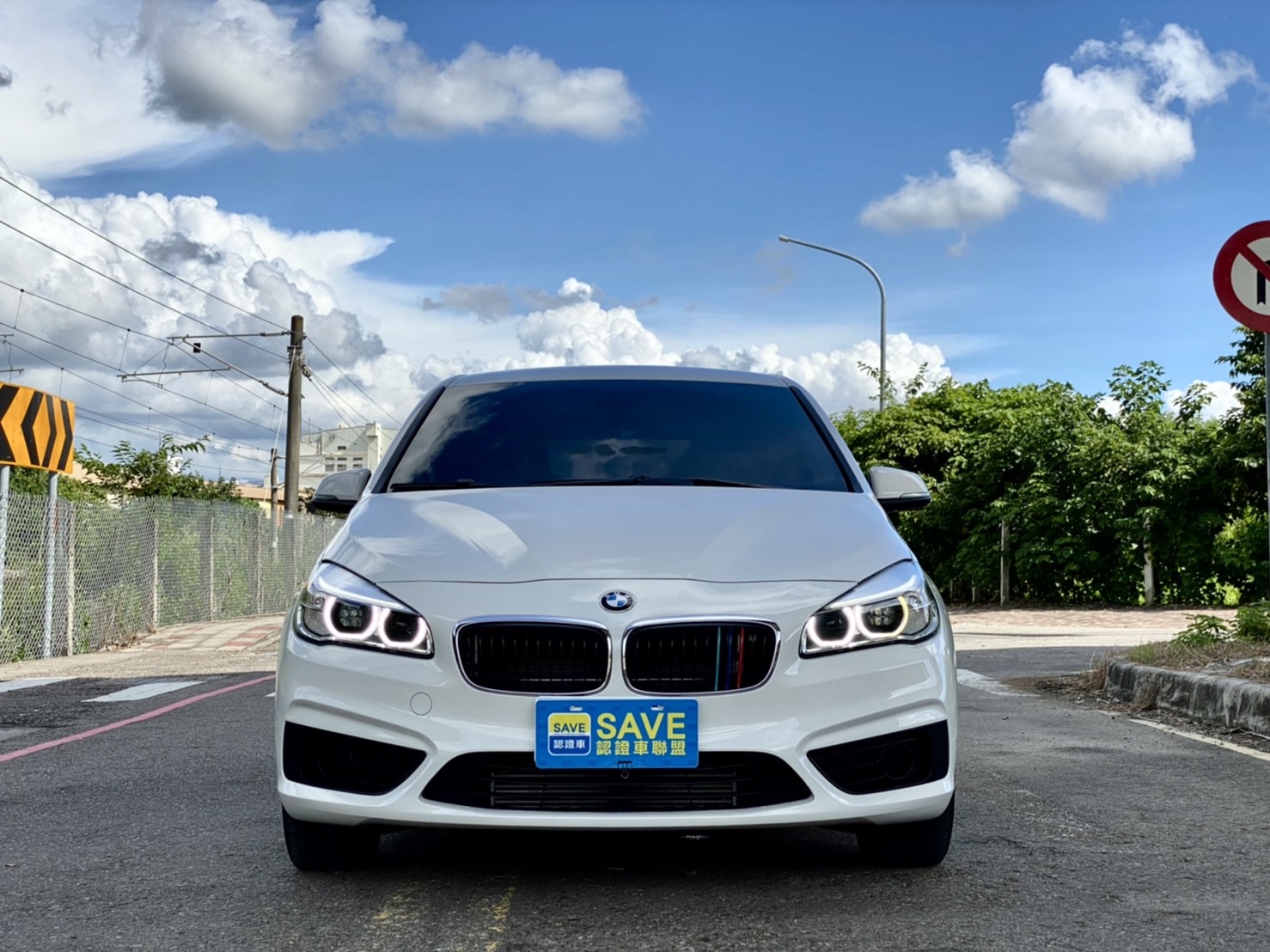 2015年 BMW 218i 總代理 女用車  第14張相片