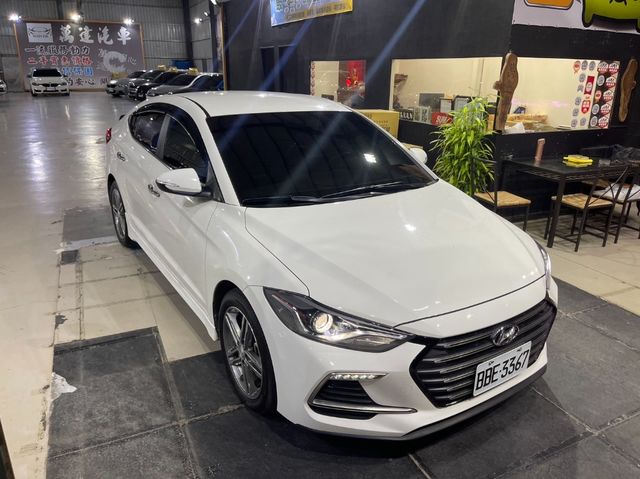 HYUNDAI現代 ELANTRA  第2張相片