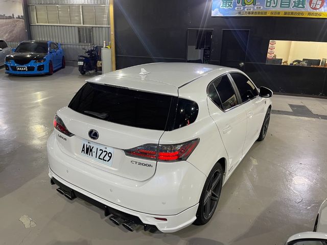 LEXUS凌志 CT200H  第5張相片