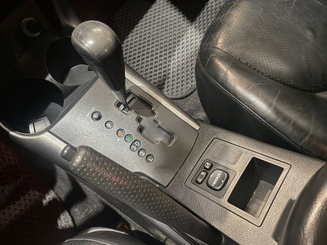2011 TOYOTA RAV4 黑 原版件 愛上山愛下海愛帶家人出遊  好爸爸休旅車首選 這台真的很漂亮  第19張相片